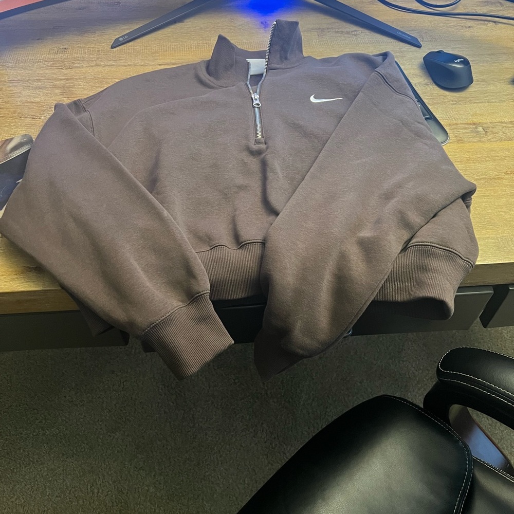 NMOT Nike oversized cropped half zip sweater